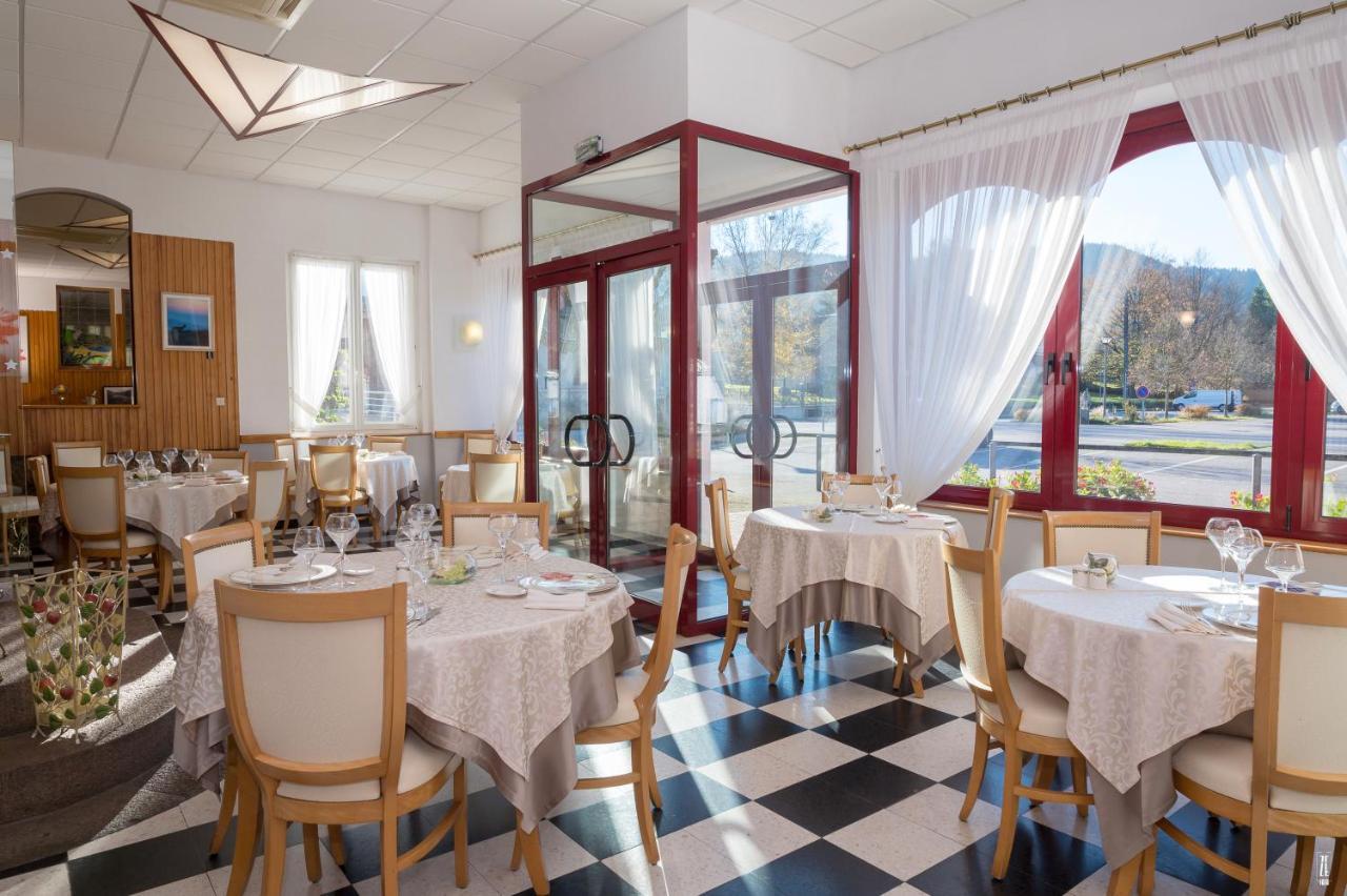 Logis Hotel & Restaurant Des Lacs Celles-sur-Plaine Exterior photo